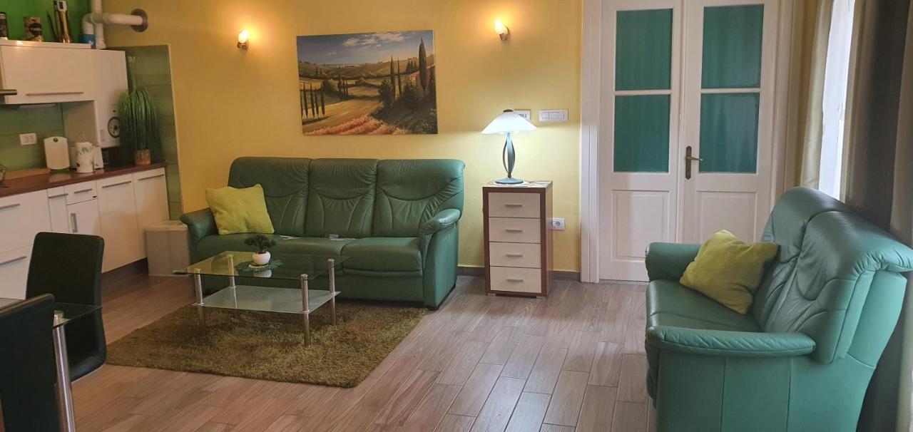 Apartment Thomas Vipava Luaran gambar